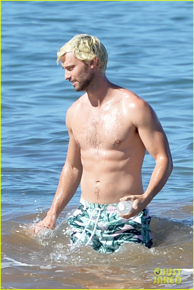 patrick schwarzenegger shows off fit physique in hawaii 134691084