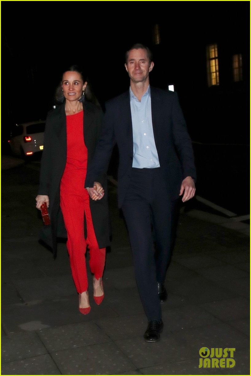pippa middleton james matthews hold hands night out in london 01