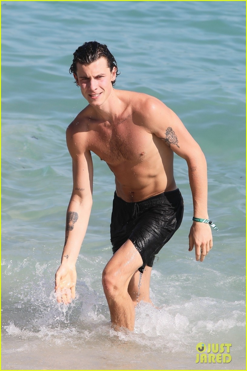 shawn mendes shows off his shirtless bod at the beach 094686897