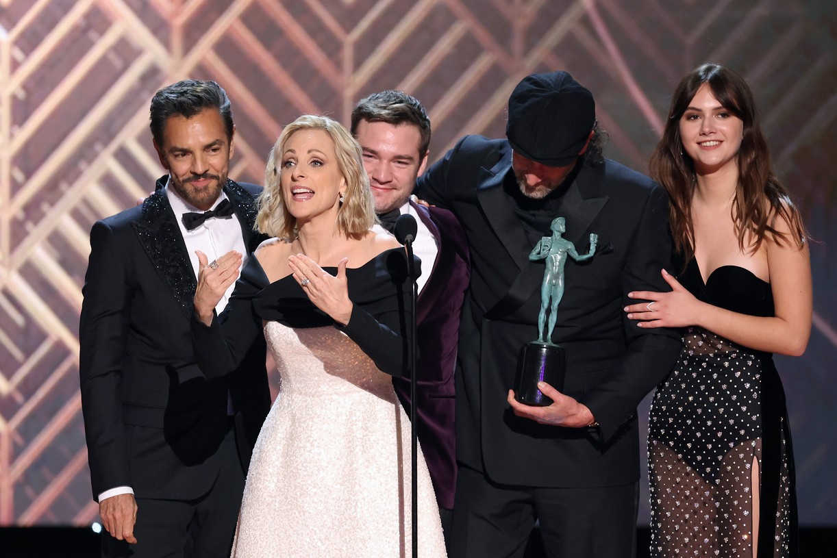 'CODA' Wins Big Prize at SAG Awards 2022 & Marlee Matlin Is Stunned