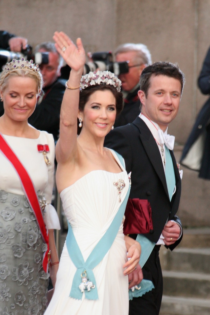 Denmark's Crown Prince Frederik & Crown Princess Mary Met In The Most