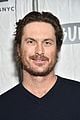 oliver hudson opens up about anxiety 01