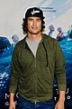 oliver hudson opens up about anxiety 02
