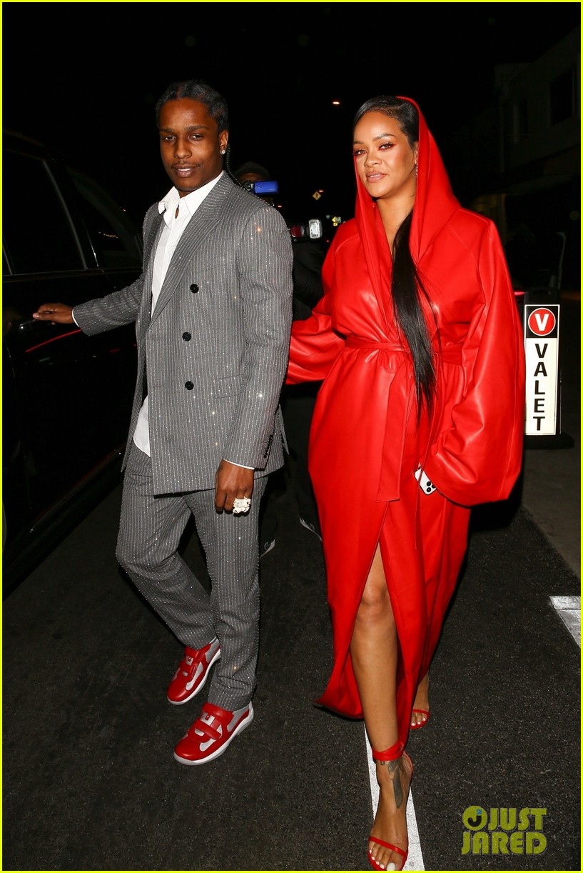 pregnant rihanna asap rocky couple up for romantic dinner date 114704297