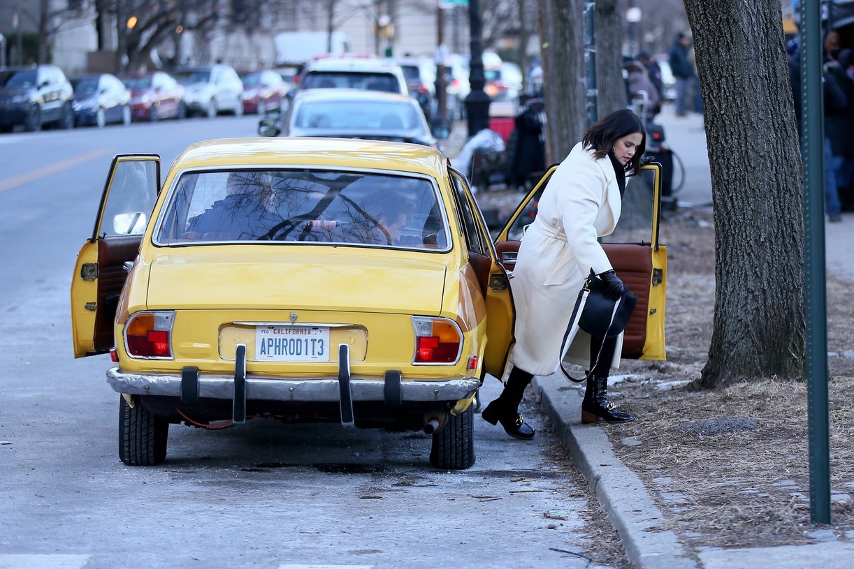 selena gomez the martins taxi scene omitb filming 124705971