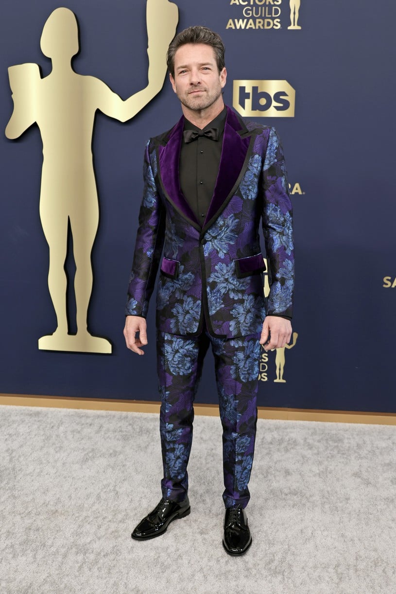 yellowstone stars red carpet sag awards 014712811