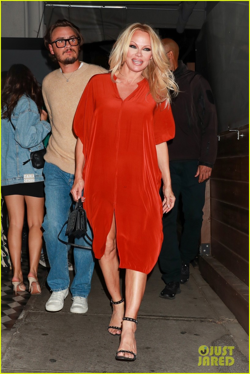 pamela anderson steps out for dinner with son brandon thomas lee 054717618