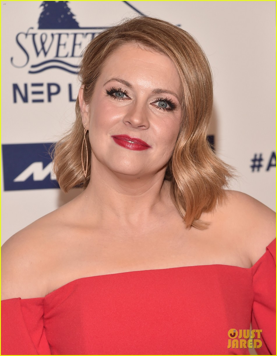 Melissa Joan Hart Reveals That a 'Clarissa Explains It All' Reboot Was