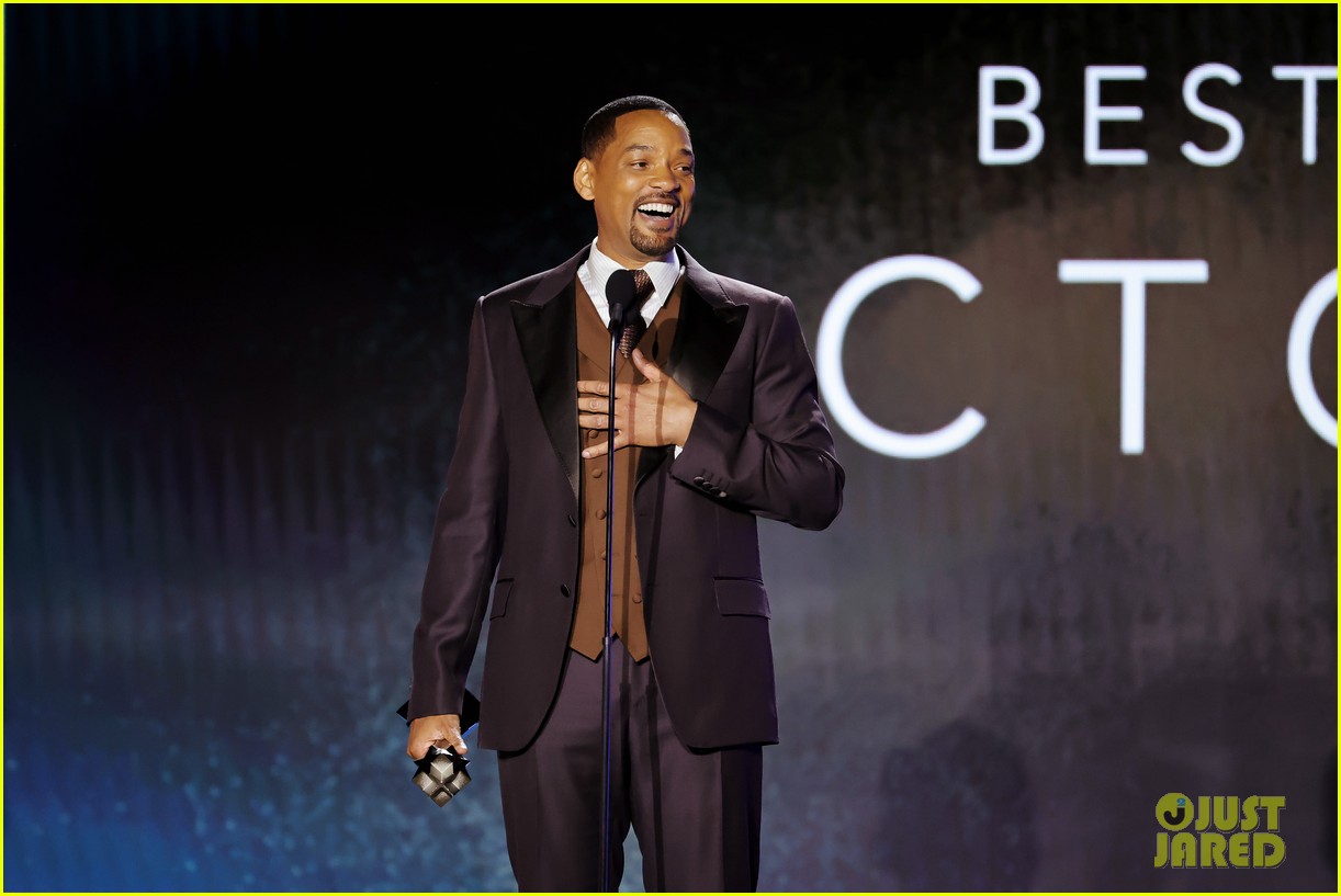 Will Smith Wins at Critics' Choice Awards 2022, Thanks Venus & Serena(02)