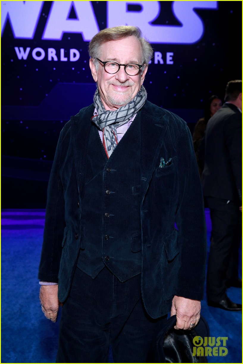 Steven Spielberg 'Disagrees' with the Oscar's Decision to Award 8