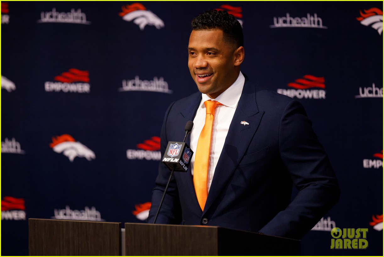 Russell Wilson is Supported by Ciara & Their Kids While Getting