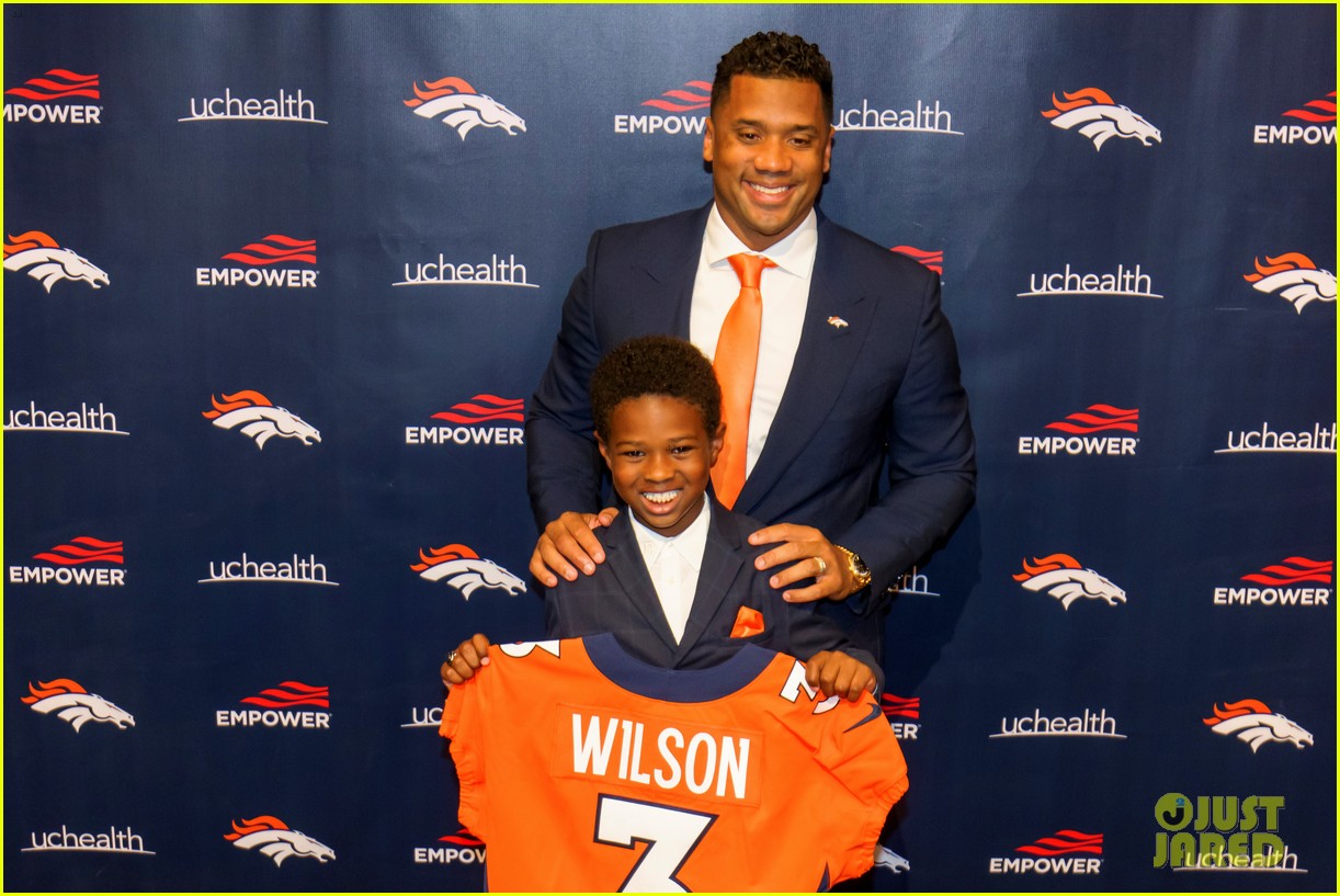 Russell Wilson is Supported by Ciara & Their Kids While Getting