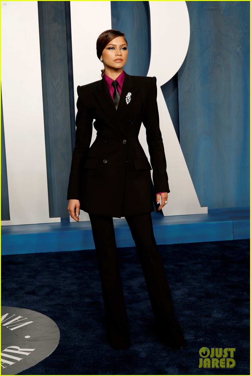 Zendaya Suits Up at Vanity Fair Oscar Party 2022, Joins 'Euphoria' Cast