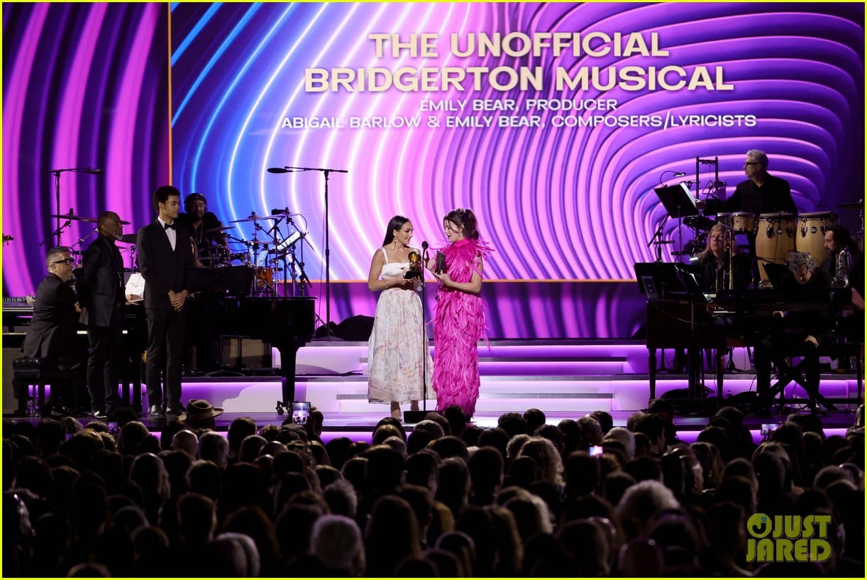 Abigail Barlow & Emily Bear's 'Unofficial Bridgerton Musical'