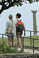 kate bosworth justin long flaunt cute pda in new photos from hawaii trip 38