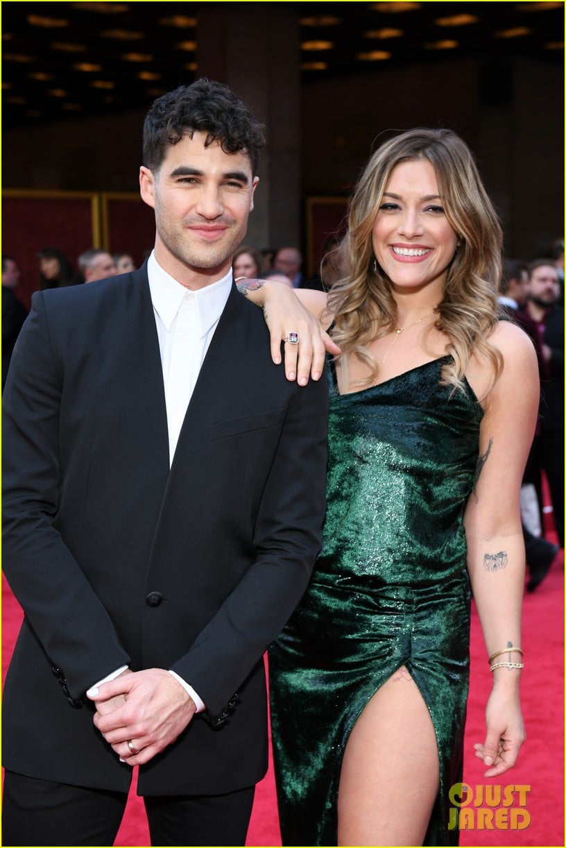 Glee's Darren Criss & Wife Mia First Child See the Unique(01)