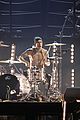 her performs with lenny kravitz travis barker at grammys 24