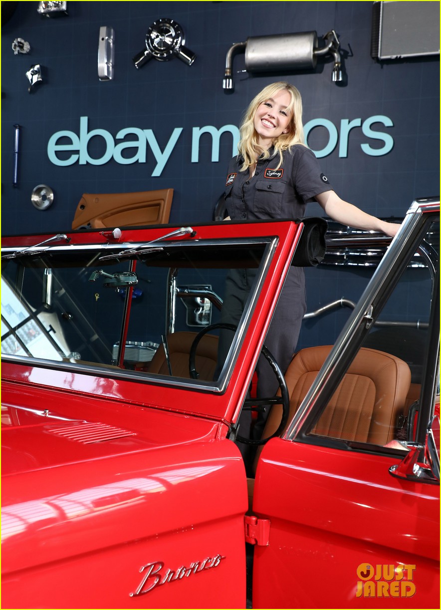 Euphoria's Sydney Sweeney Shows Off the 1969 Ford Bronco She Fully