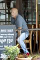 bruce willis rare lunch outing after aphasia diagnosis 12