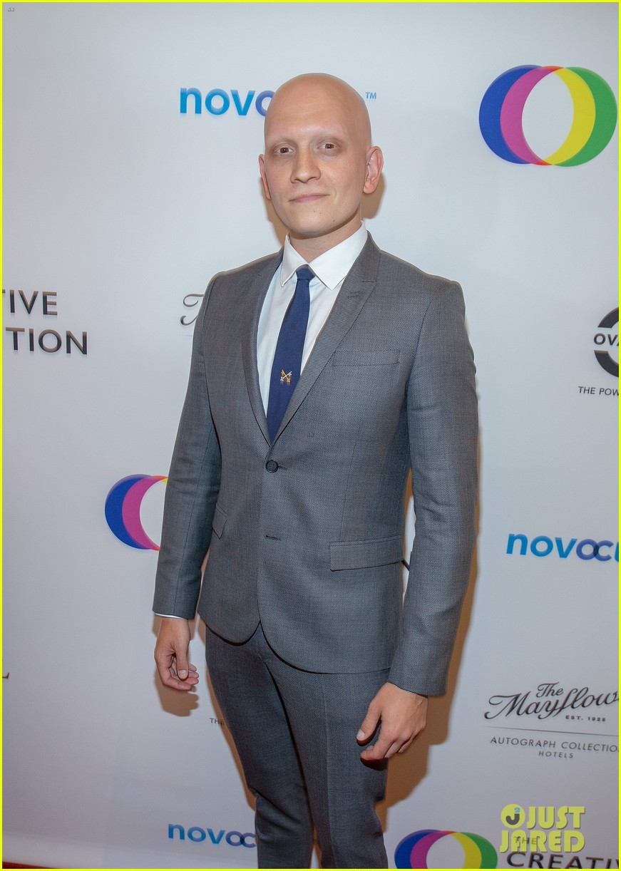 anthony carrigan told to quit acting over alopecia 01