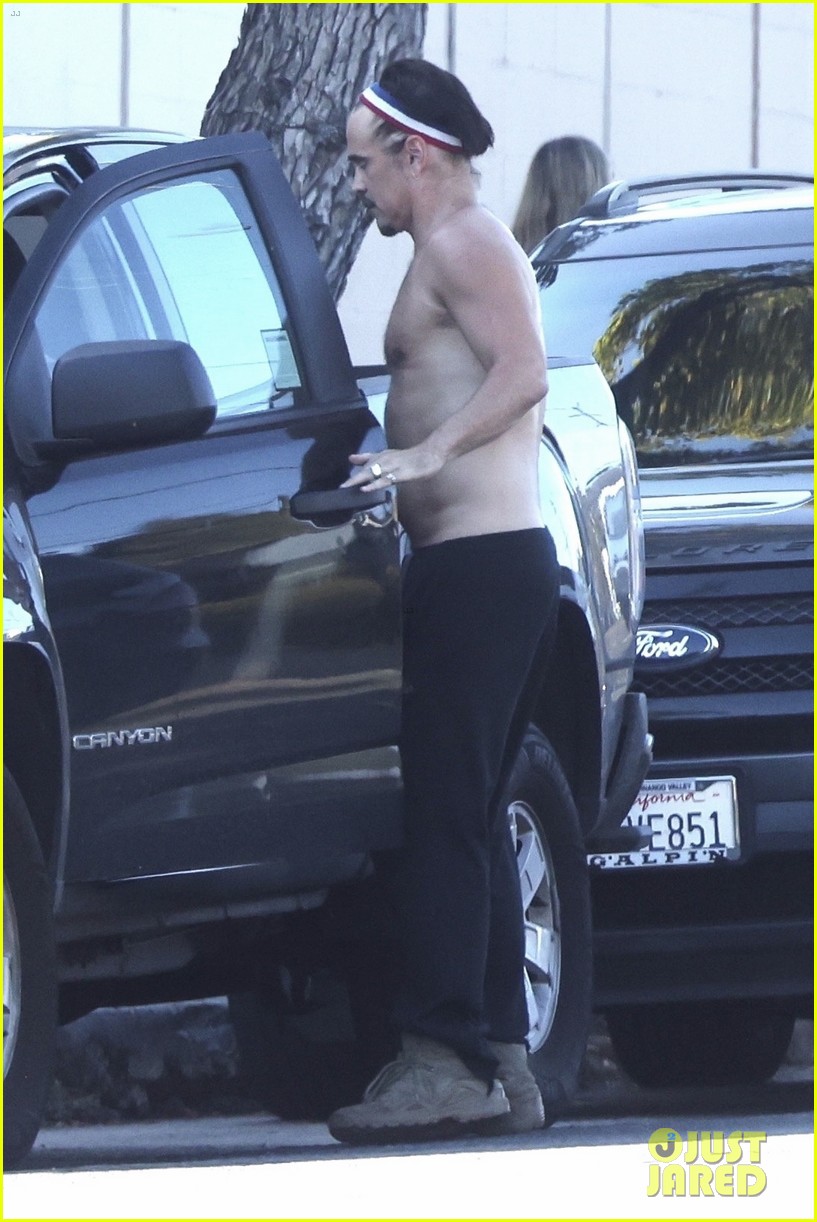 colin farrell goes shirtless for morning hike 014755353