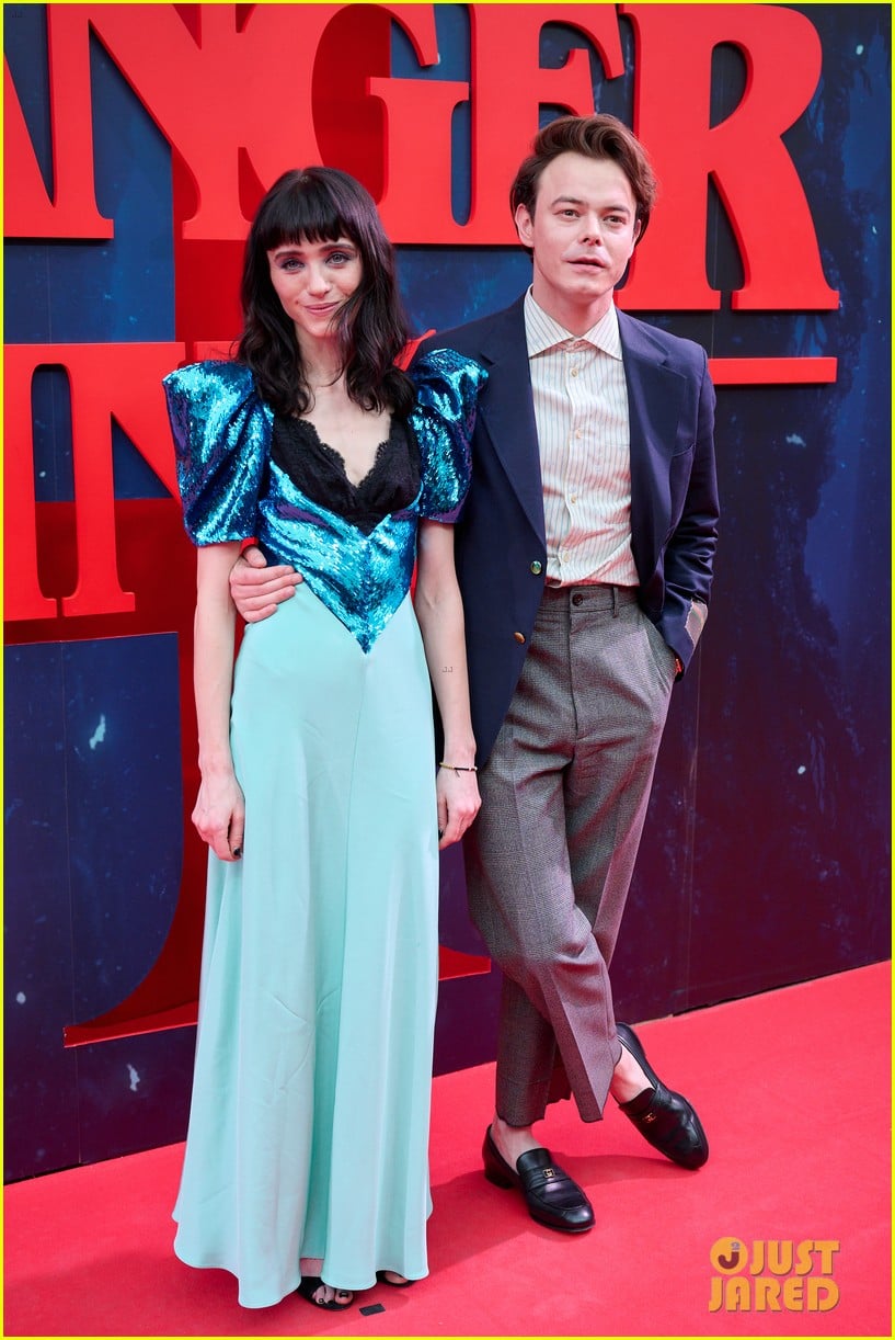 Stranger Things' RealLife Couple Natalia Dyer & Charlie Heaton Are So