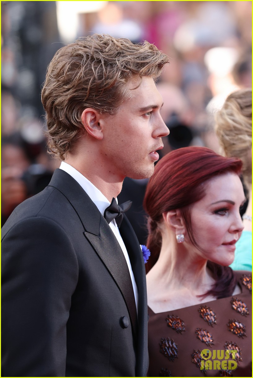 Austin Butler, Tom Hanks, & 'Elvis' Cast Gets Priscilla Presley's(02)