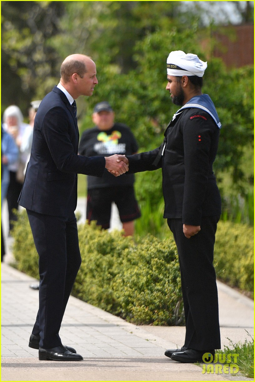kate middleton garden party william submariners event 15