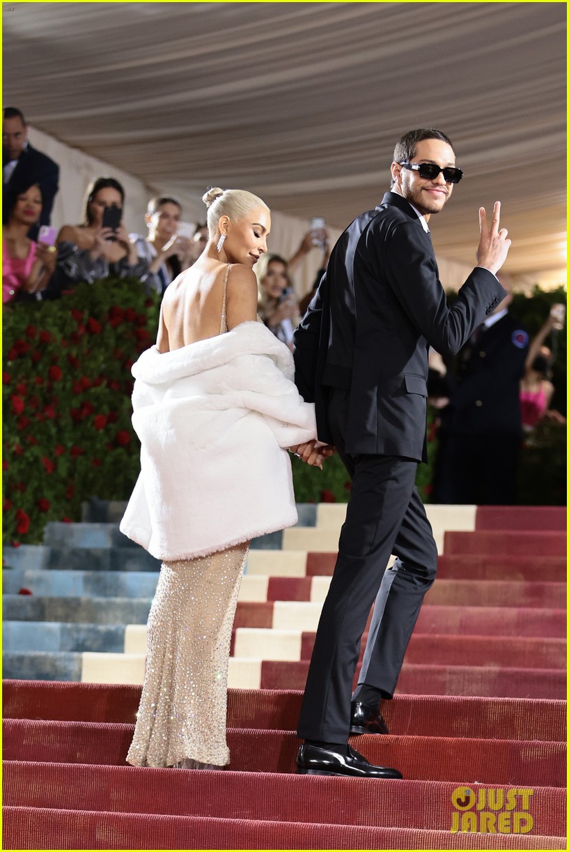 Kim Kardashian Reveals How She Lost 16 Pounds in 3 Weeks to Fit Into