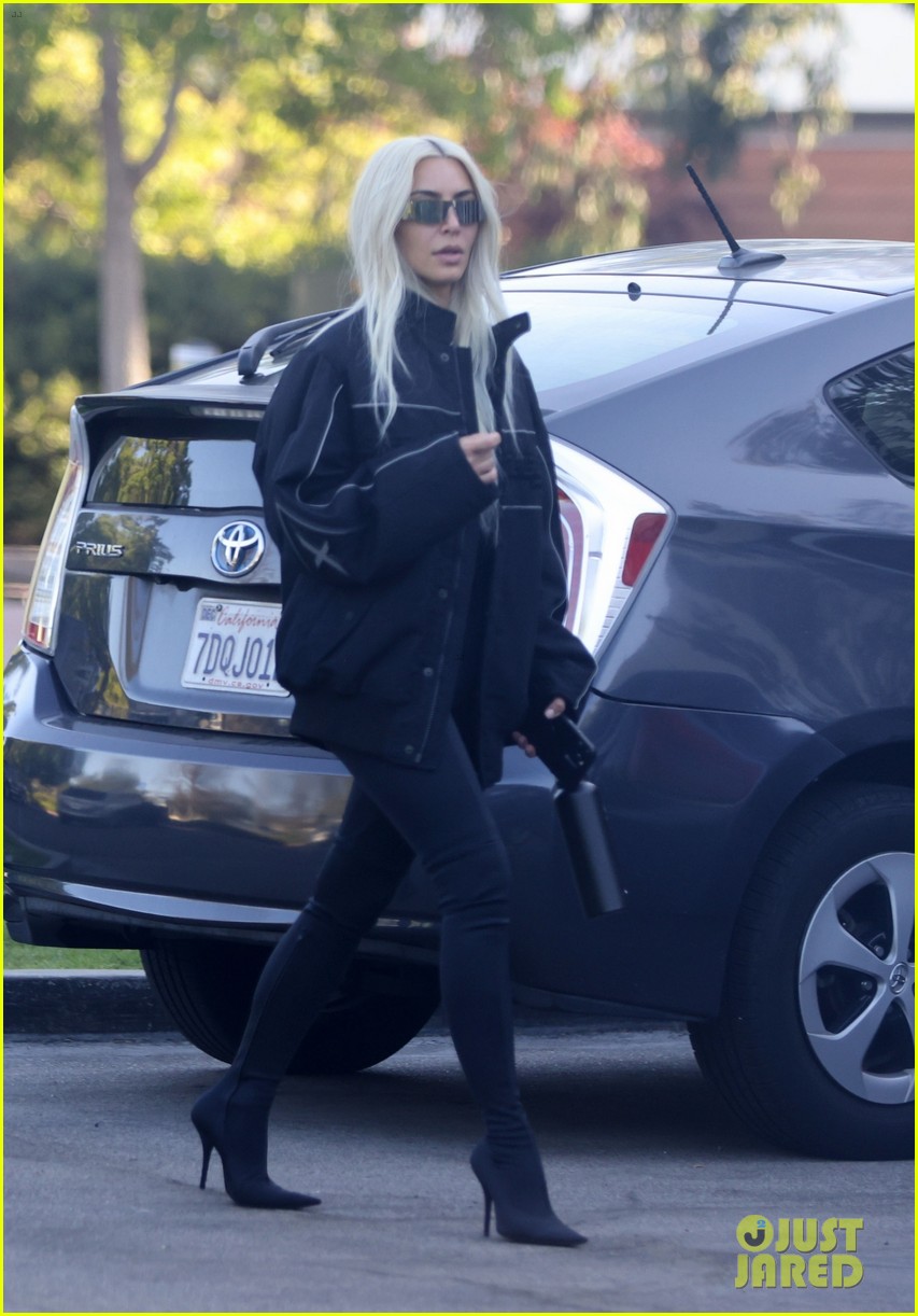 kim kardashian pairs bleached blonde hair with all black outfit saturday outing 034757982