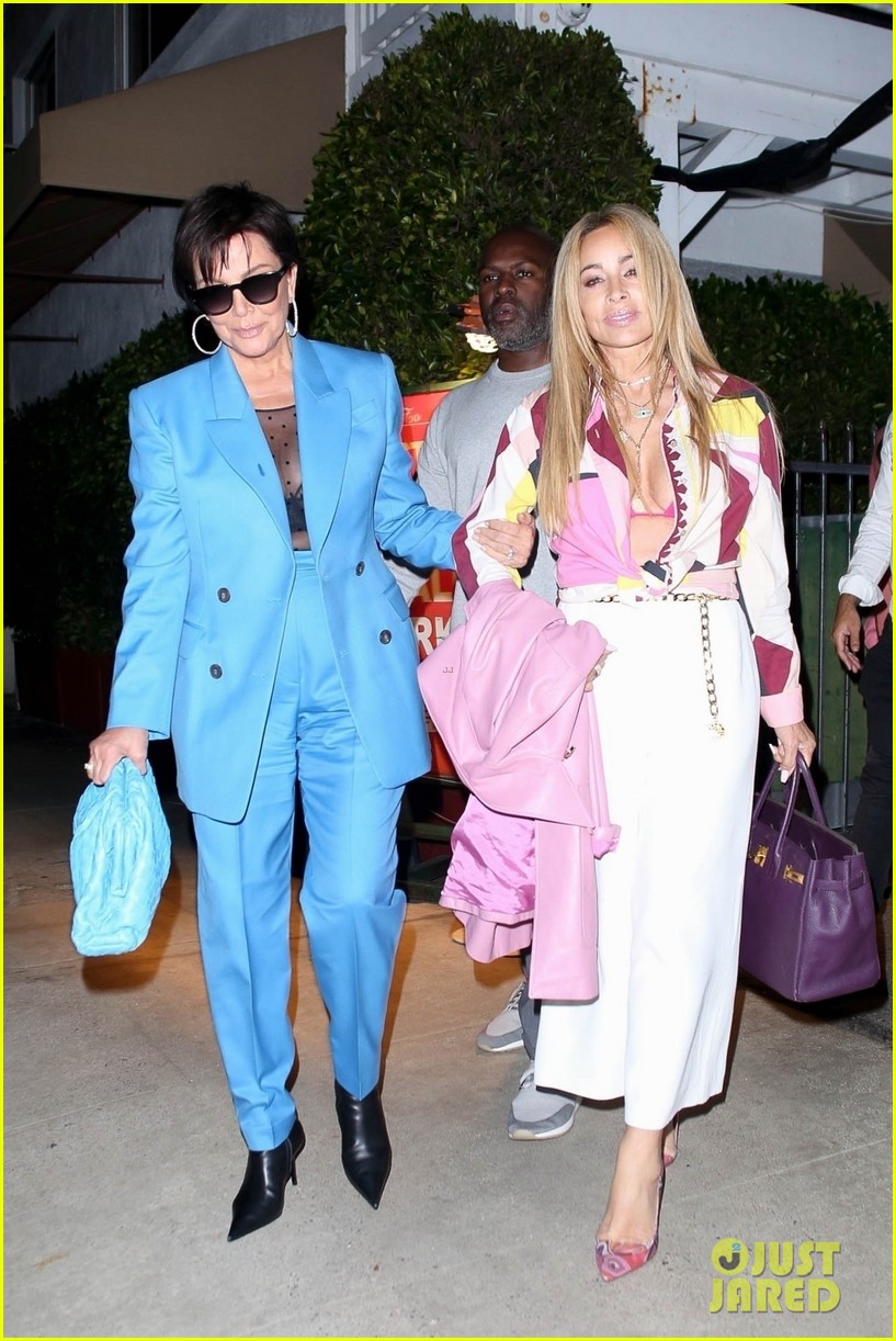 kris jenner grabs dinner with longtime bff faye resnick 114758147