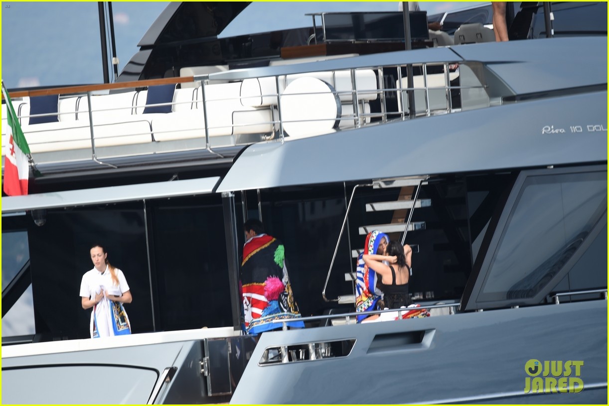 Newlyweds Travis Barker & Kourtney Kardashian Holds Hands As They Jump