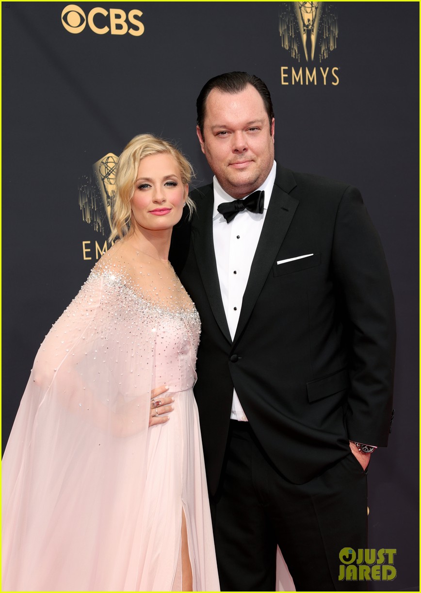 beth behrs michael gladis welcome baby girl 044775475