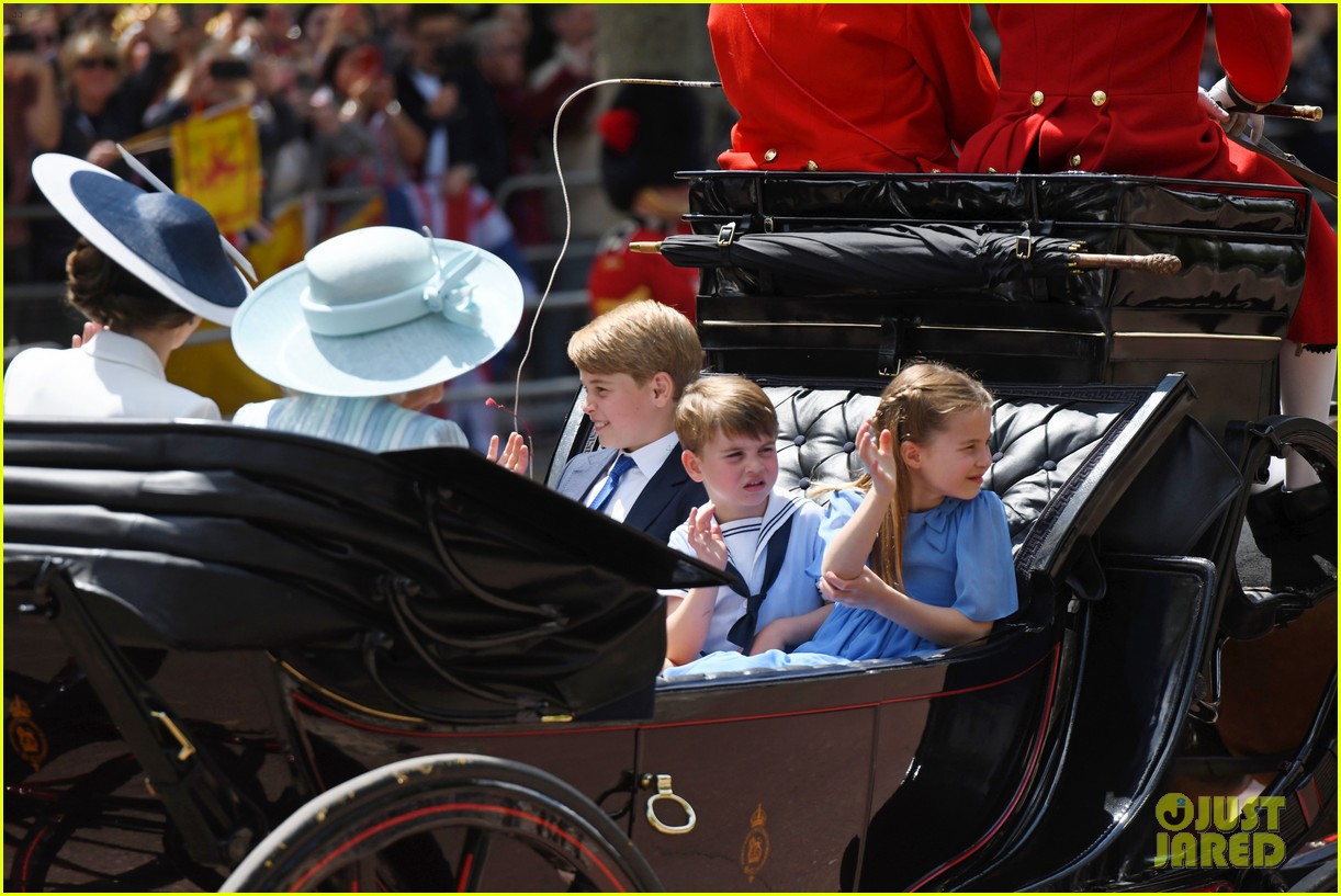 Prince Princess Charlotte, & Prince Louis Make Trooping the(02)