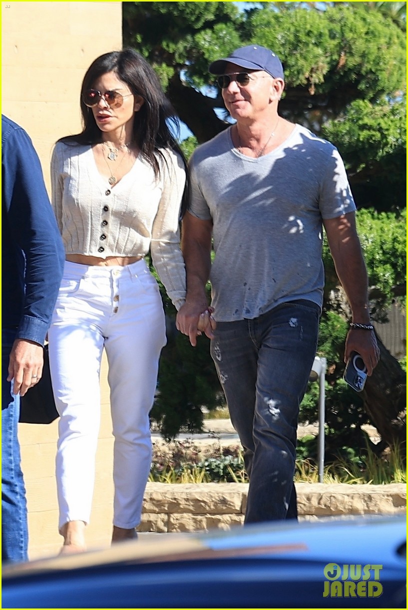 Jeff Bezos & Girlfriend Lauren Sanchez Hold Hands During a Day Out in
