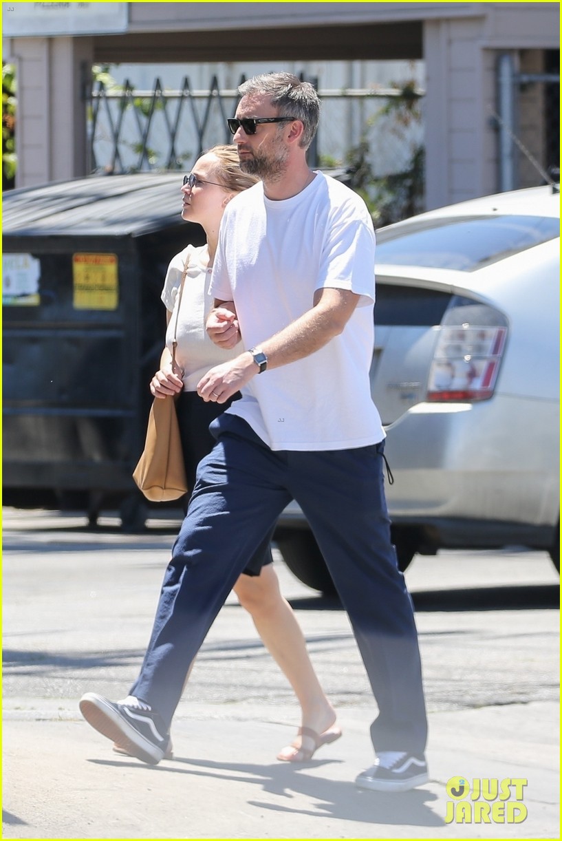 jennifer lawrence house hunting with cooke maroney 094781483