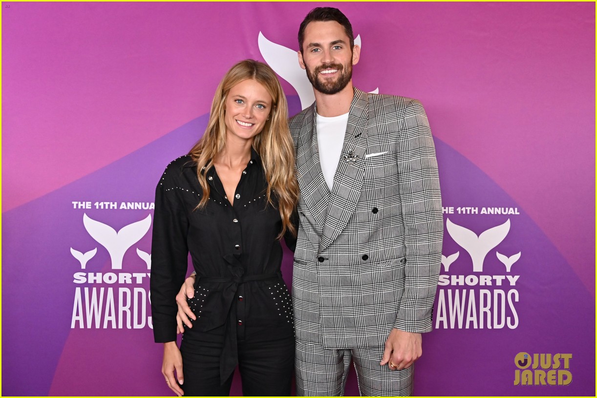 kevin love marries kate bock great gatsby themed wedding 06