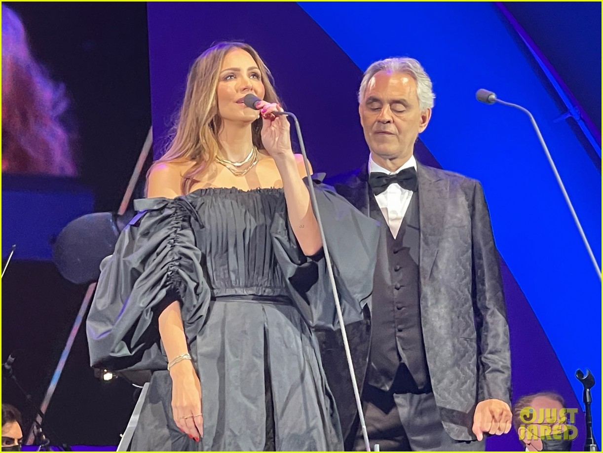 Katharine McPhee Performs Elvis Song with Andrea Bocelli at the