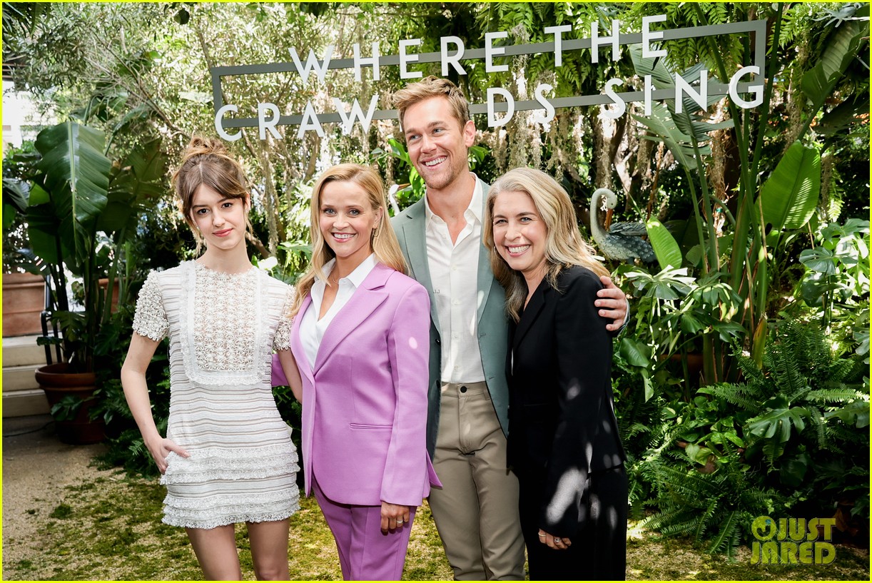 reese witherspoon daisy edgar jones taylor john smith where the crawdads sing photo call 204772012