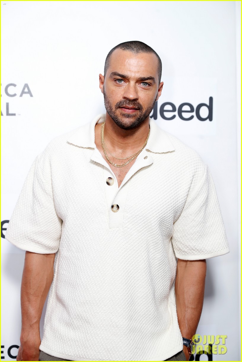 jesse williams supports laurence fishburne at tribeca premiere 034775781