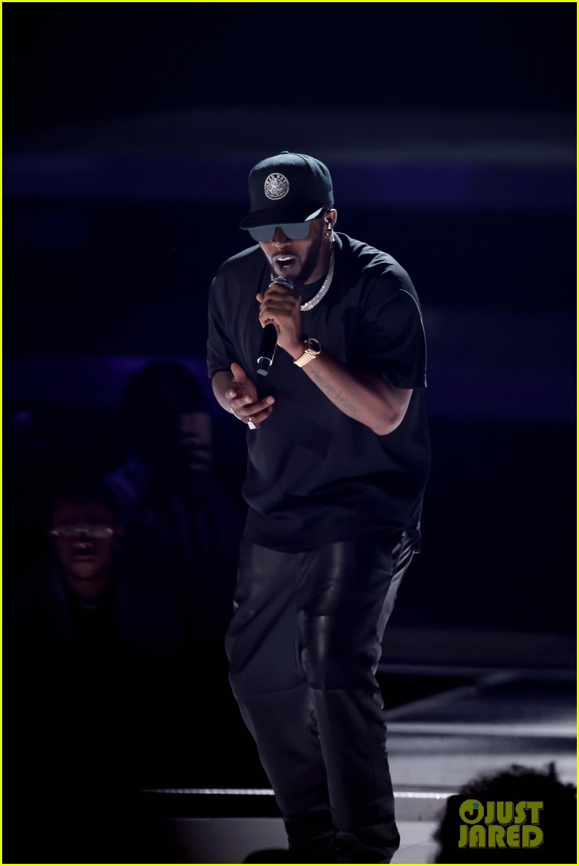 kanye west surprise appearance at bet awards to honor diddy 024782116