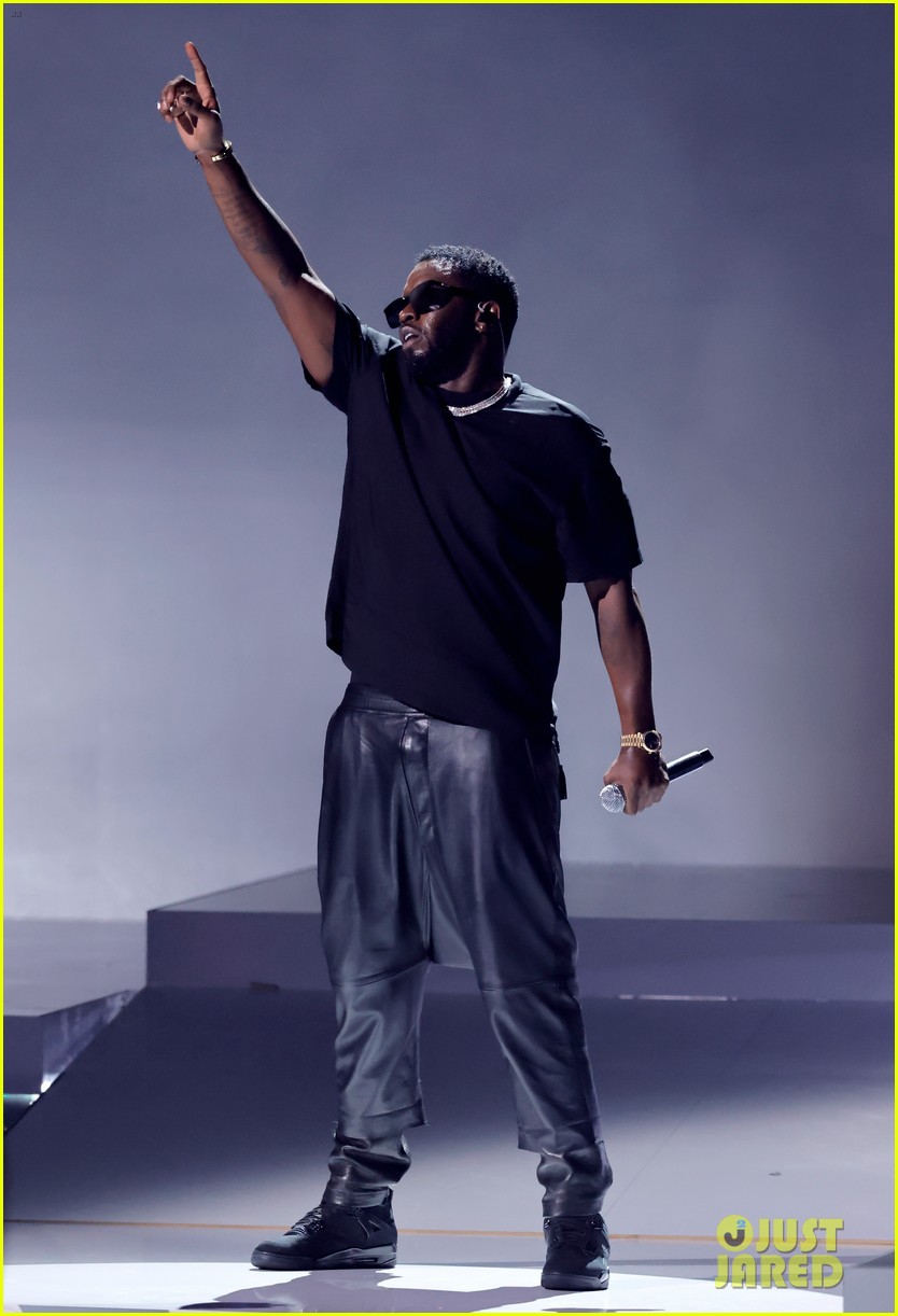 kanye west surprise appearance at bet awards to honor diddy 06