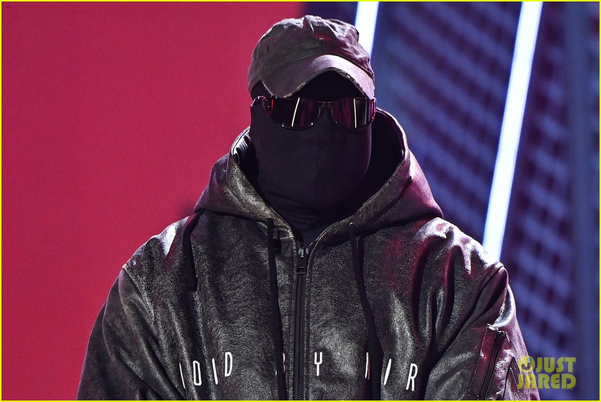 kanye west surprise appearance at bet awards to honor diddy 154782129