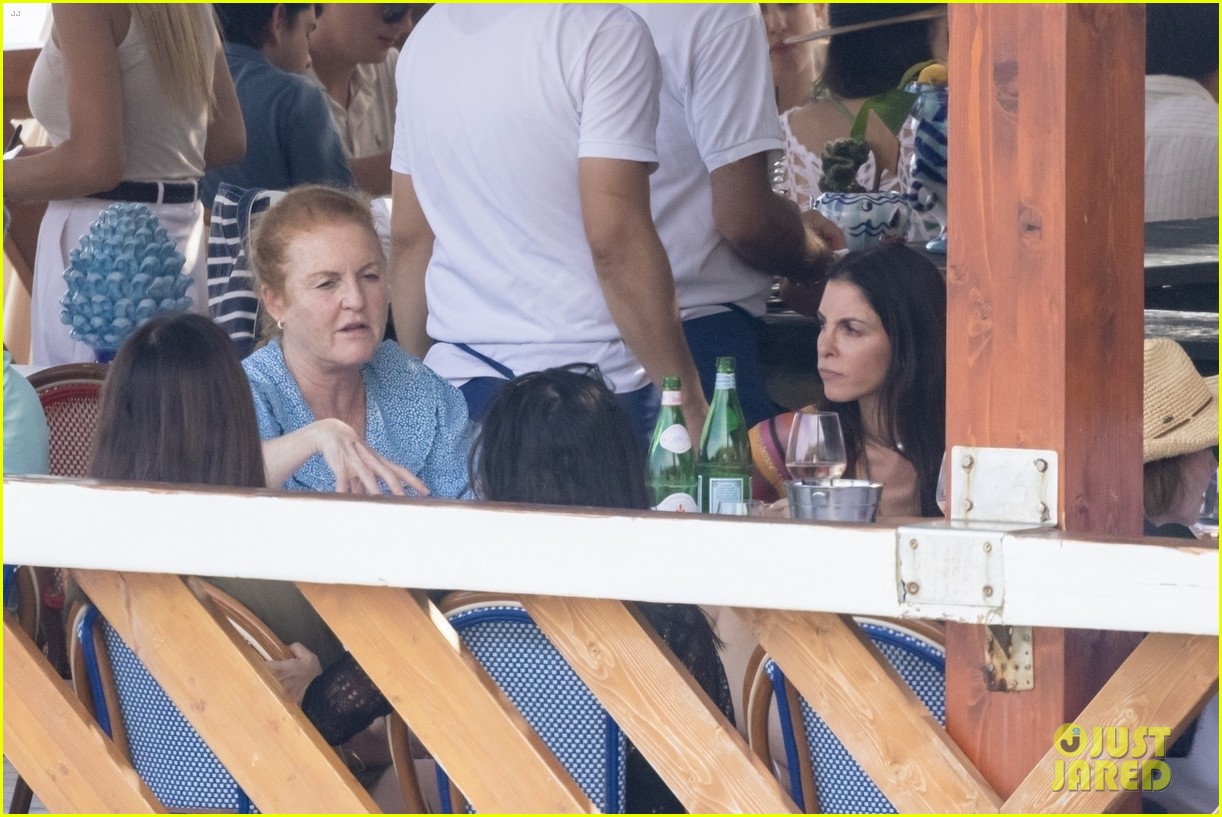 David & Victoria Beckham Dine Out With Sarah Ferguson in Italy Photo