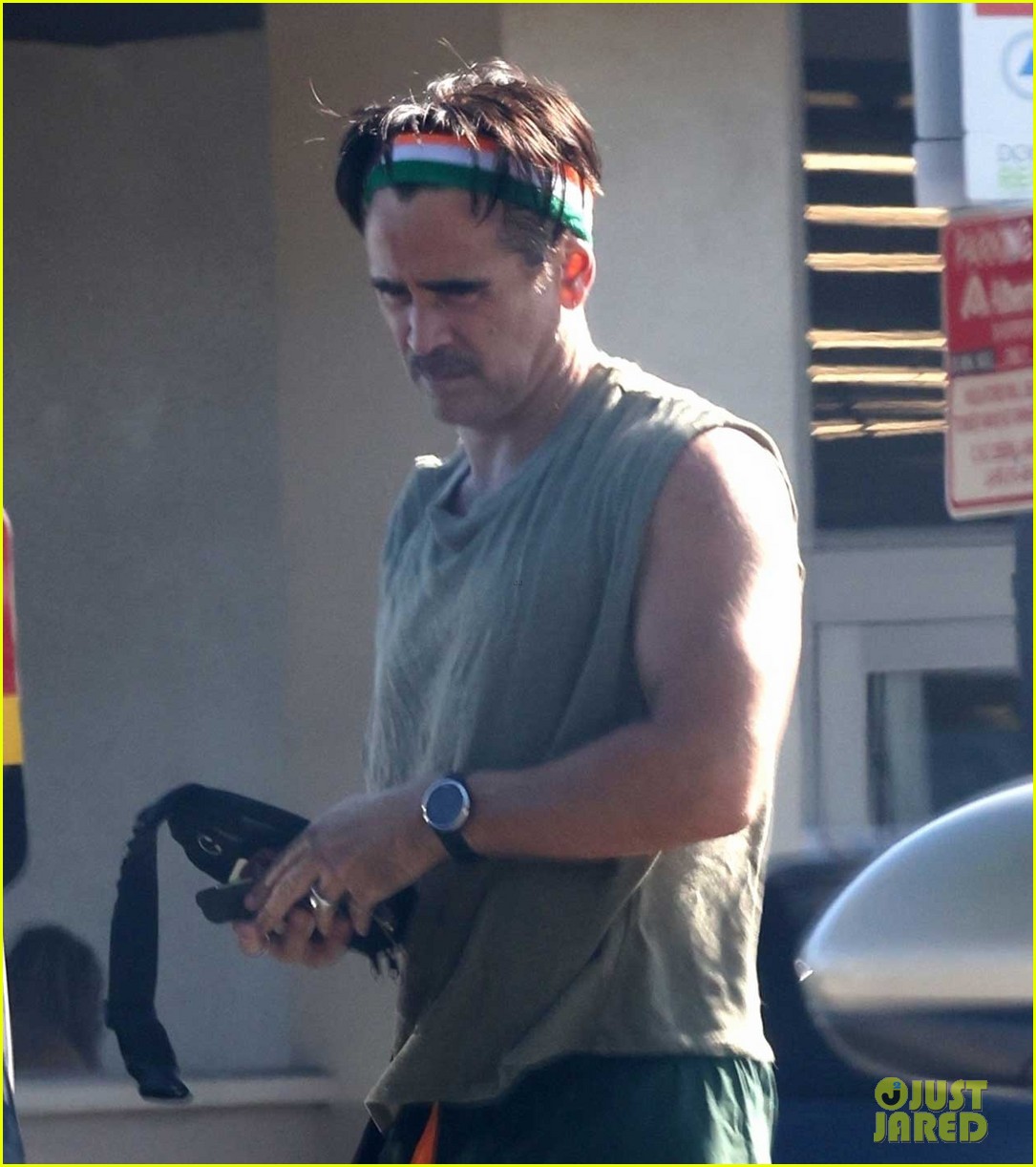colin farrell grocery shopping 02