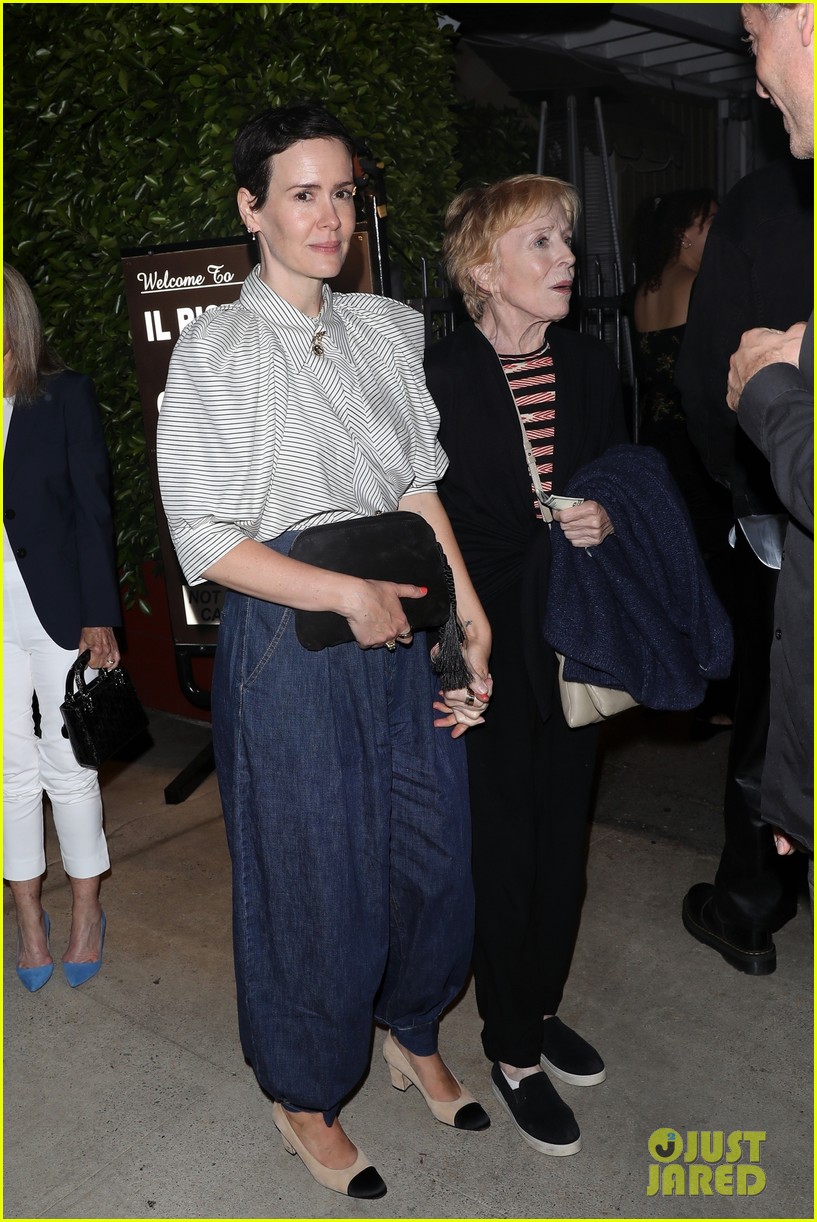 sarah paulson holland taylor hold hands on date night 064785184