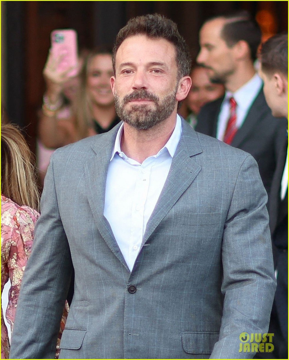 Ben Affleck & Jennifer Lopez Look So in Love During Latest Sighting on