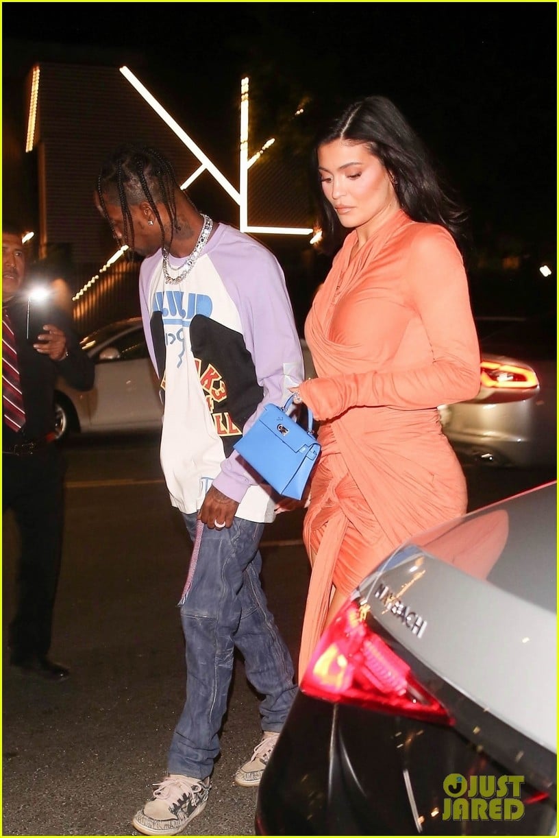 Kylie Jenner \u0026 Travis Scott Hold Hands During Date Night in West Hollywood:  Photo 4787457 | Kylie Jenner, Travis Scott Photos | Just Jared:  Entertainment News, image size:816x1222