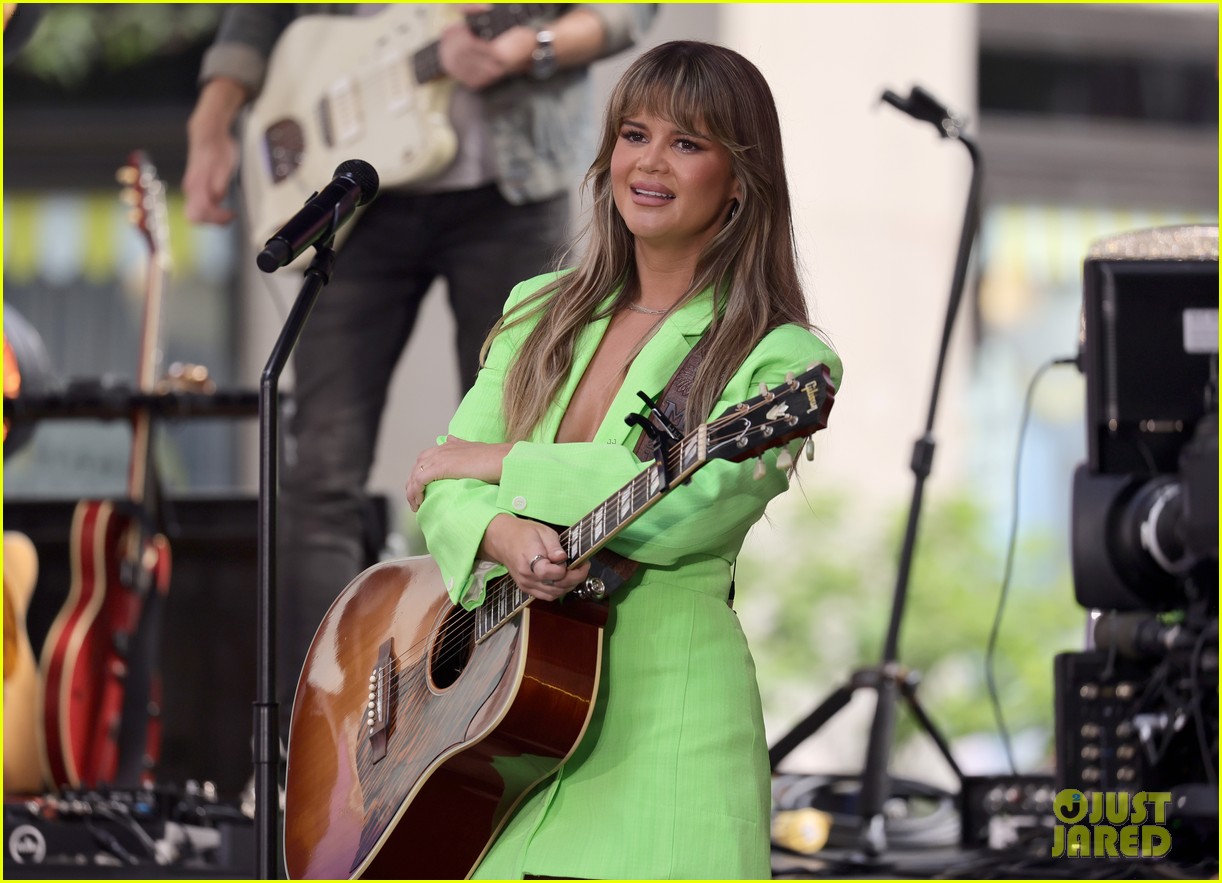 Maren Morris Meets Blind Fan During 'Today' Performance Watch! Photo