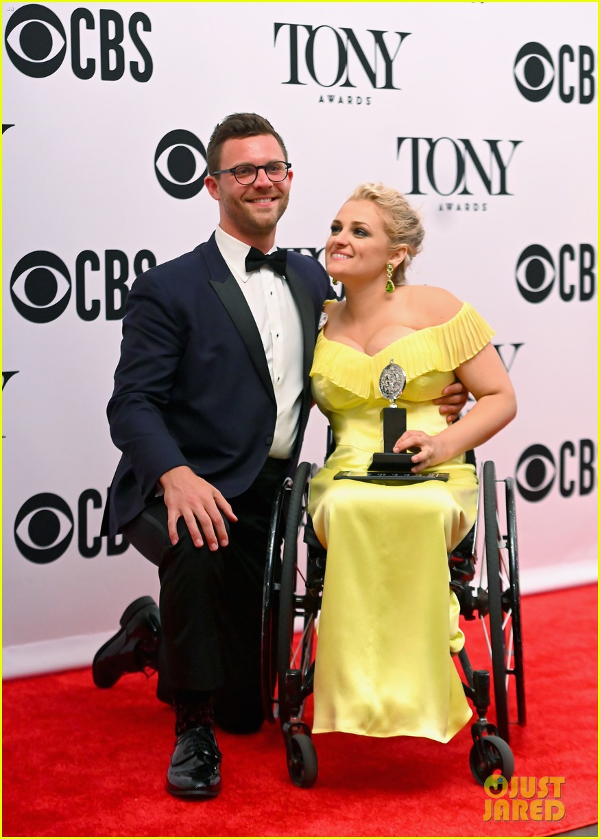ali stroker expecting with david perlow 034791148